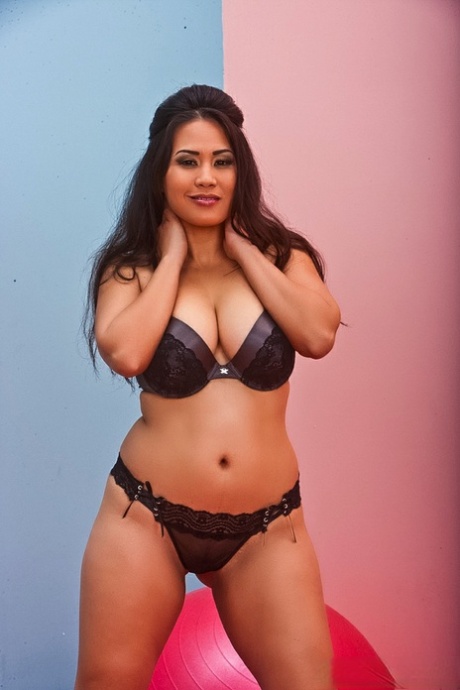 thick asian thighs free photos