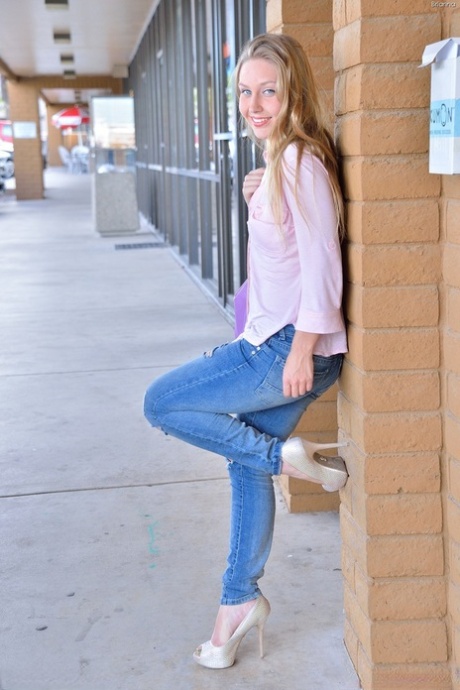 teen public beautiful nude pic