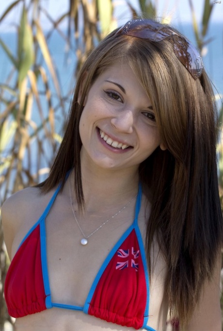 smal tonårsbikini sex erotik bilder