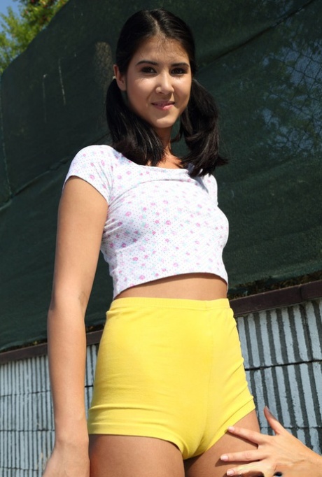 刑務所 美しい裸 画像