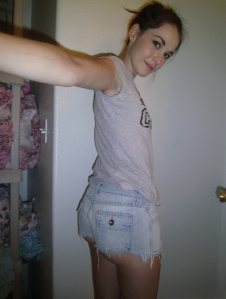 selfie de adolescente amateur caliente agradable foto
