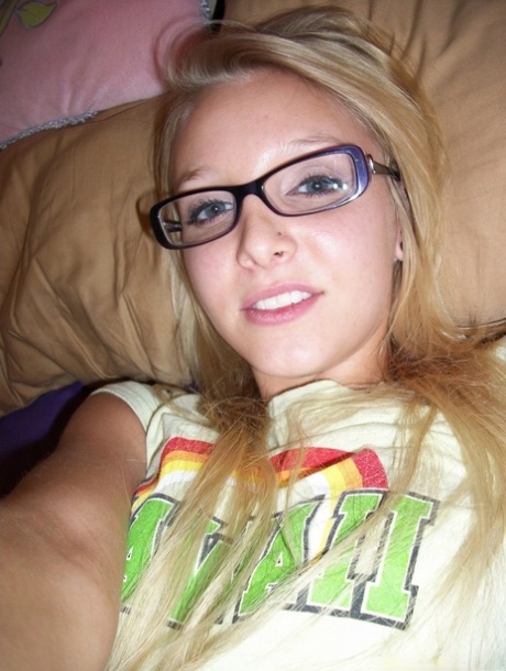 Elle Blue pornstar pretty images