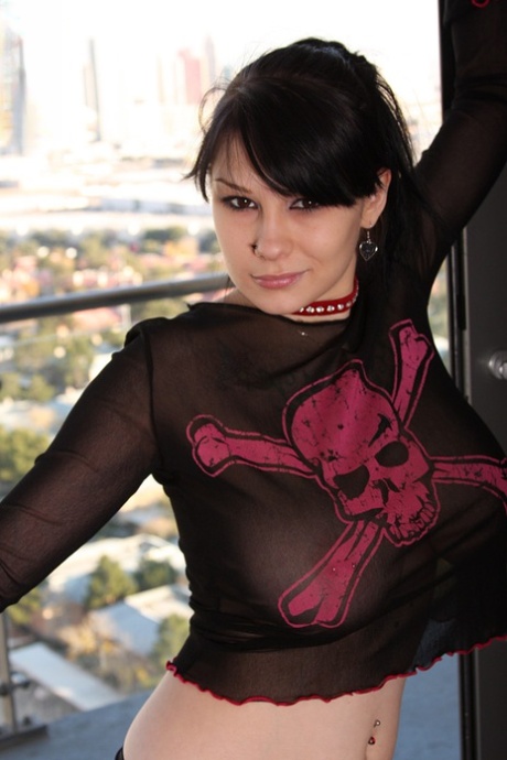 Jennique Adams nice actress picture