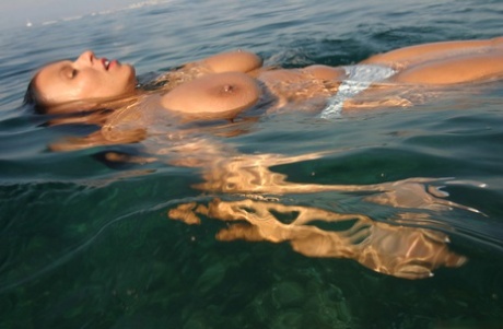 underwater beautiful nude picture