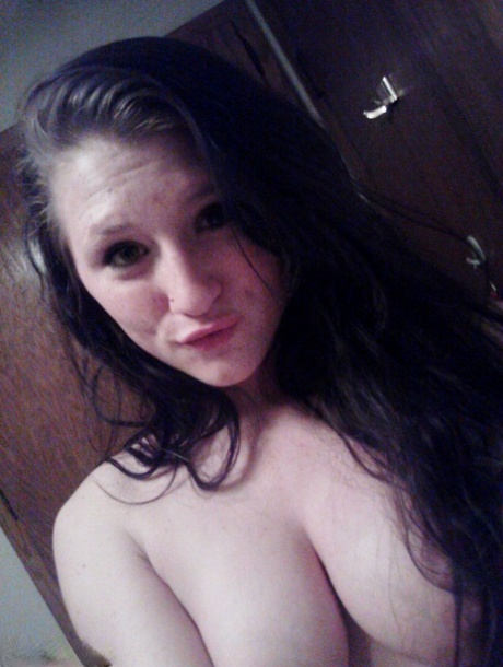 big tits selfie sexy naked photo