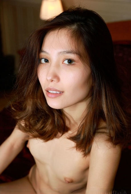 亚洲面孔 美麗的裸體 畫廊