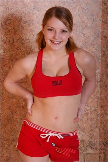 Cute Chloe pornstar top pic