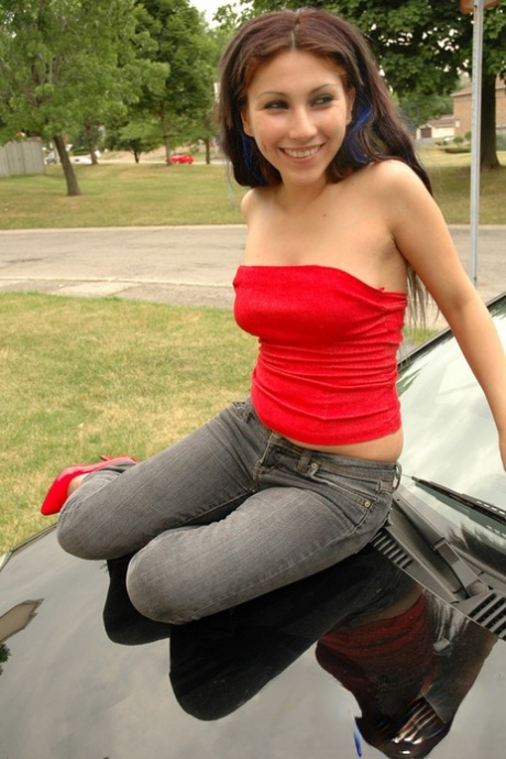 Angel Button hd pornstar image