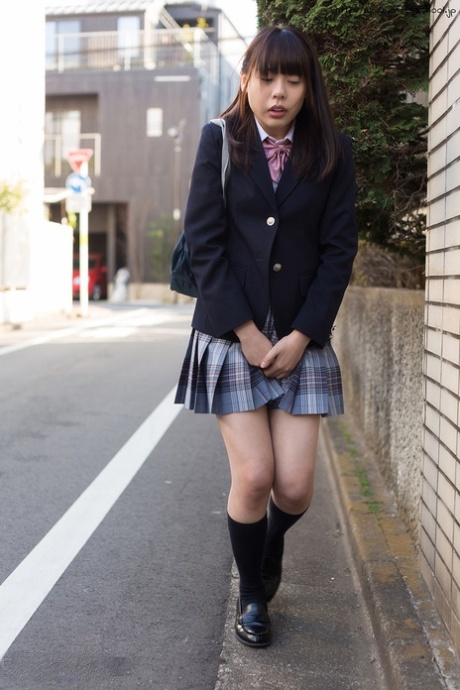 亚洲女学生 色情片 照片