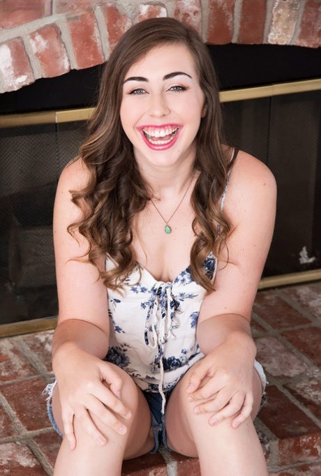 Lexi Lovell star beautiful picture