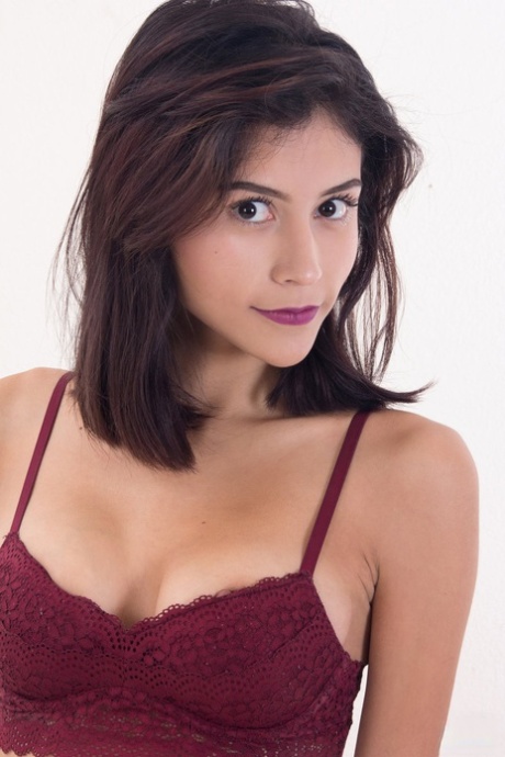 små bröst milf vacker pornografisk foto