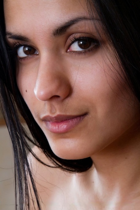 latina solo free naked picture