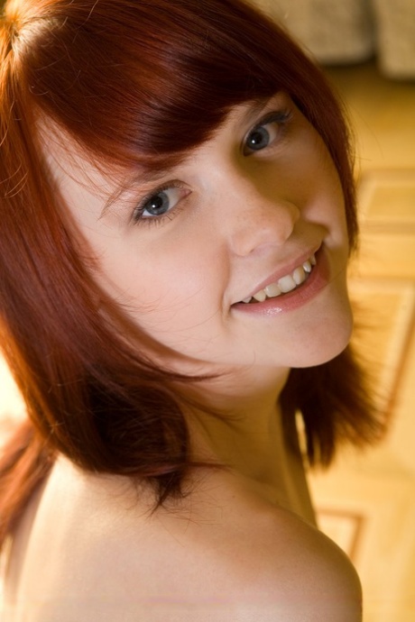 redhead babe free porn picture