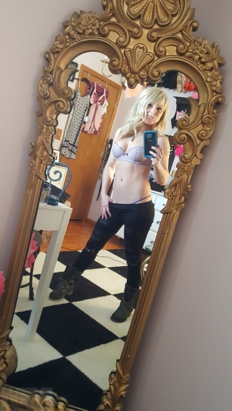 selfie de una milf arriba caliente imagen