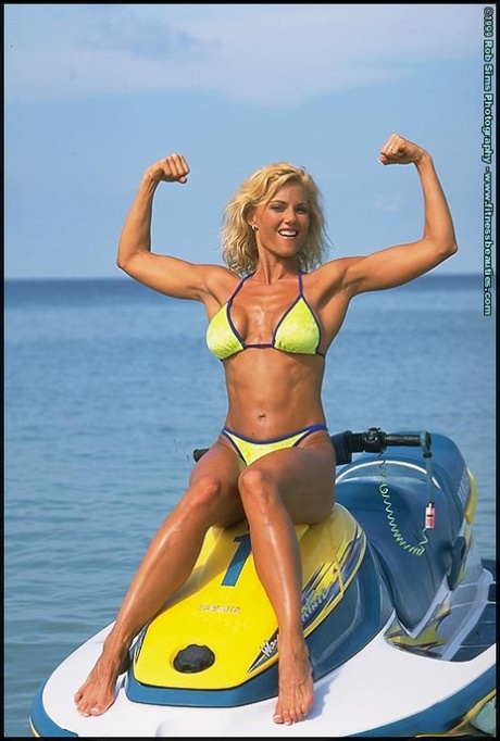 topplös bikini hd porr bild