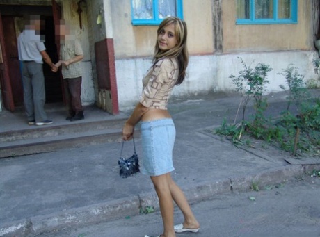 teen mini skirt free nude picture