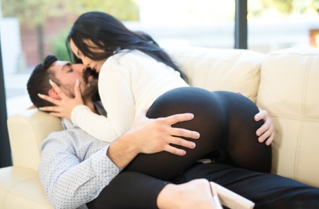 latina yoga pants best picture