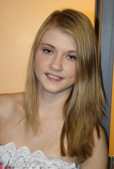 Hannah Hays model pornographic pic