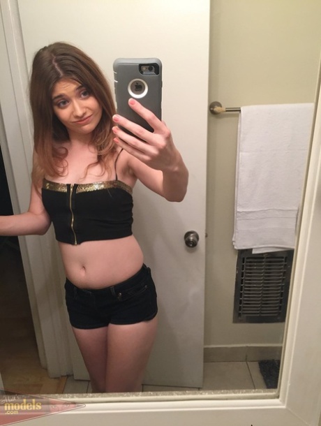 amateur teen selfie hot image