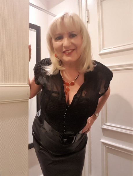 Lorna Blu top star images