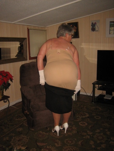 big booty granny art nude gallery
