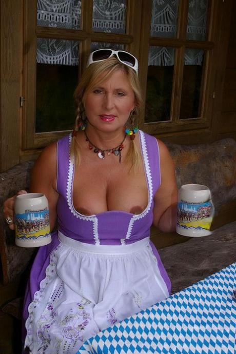 cosplay gros seins chaud de haute qualité image