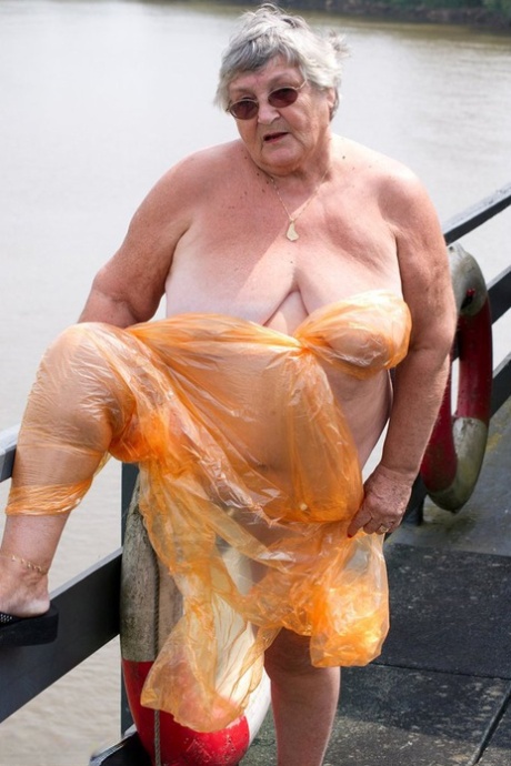 ssbbw granny nude gallery