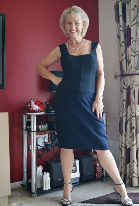granny skirt art nude photo