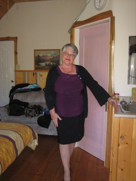 granny skirt beautiful xxx photos