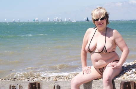 granny beach sexy pics