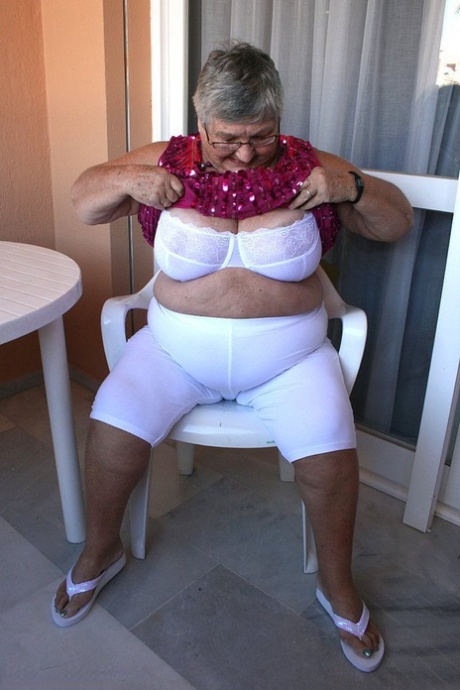 granny undressing sexy xxx galleries