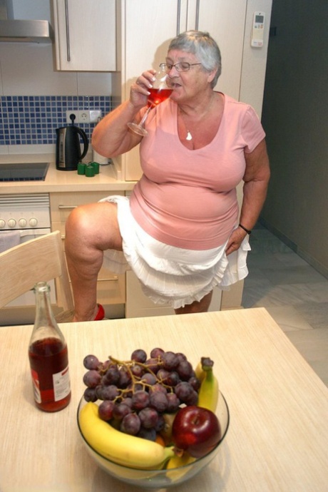 ssbbw granny pretty photo