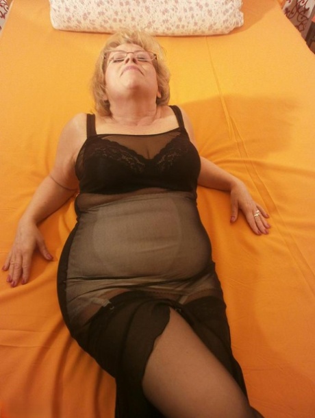 zralá žena tanga sexuální erotika fotografie