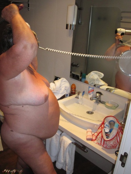 ssbbw granny adult image