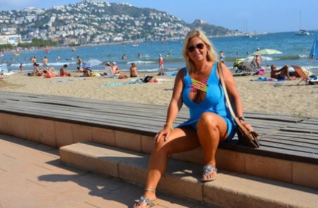 beach milf beautiful pictures