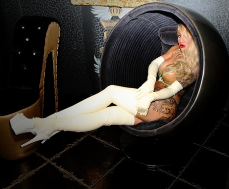 Calea Toxic star xxx photos