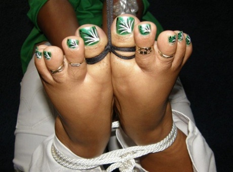 fat feet nice pics