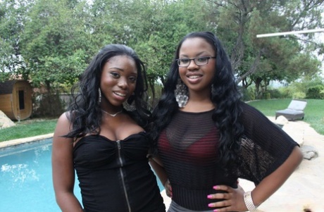 thick black thighs hot nude pictures