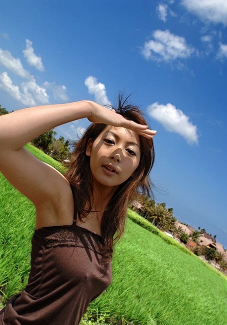 rossa asiatica sexy esclusivo immagini