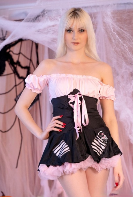 Miss Melissa art actress img