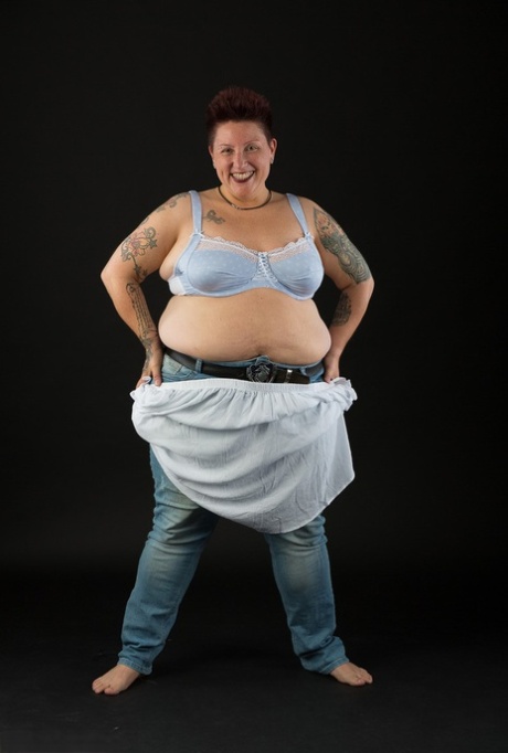 stora bröst jeans konst exklusiv foton