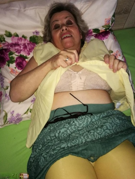 granny lingerie porno pictures