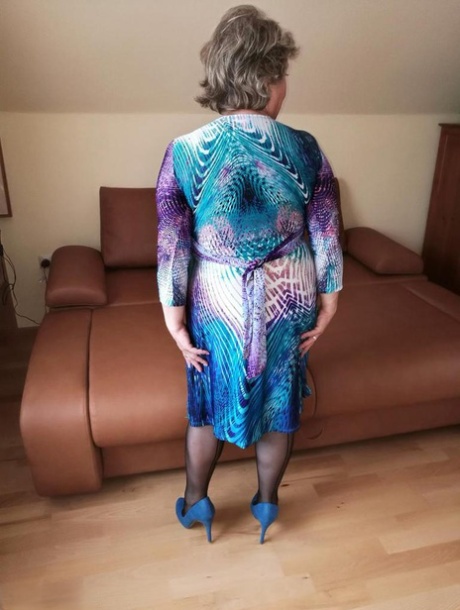 granny bent over pornographic images