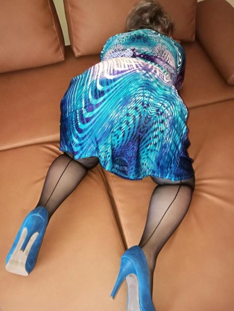 granny bent over sexy naked pictures