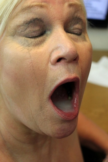 bbw cum in mouth hot sexy picture