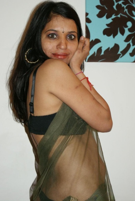 indian milf nude image