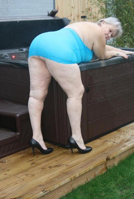 big booty granny free naked pics