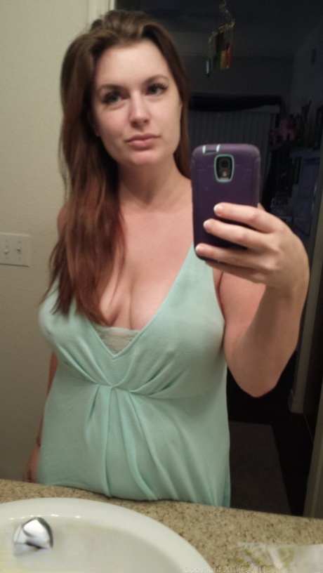 amateur selfie top photo