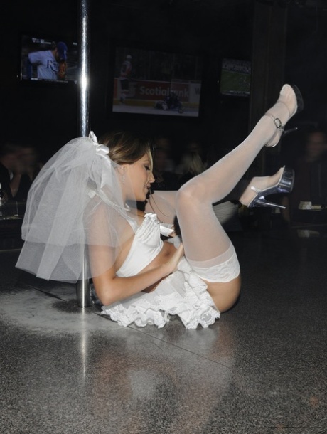 stripper free sex image