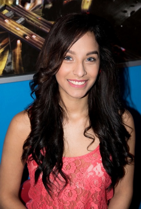 Nicki Ortega hd star gallery